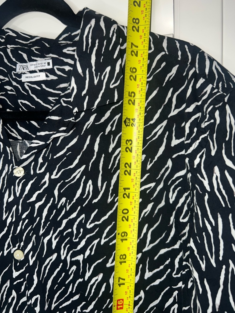 Zara Black Short-Sleeve Button-Down with White Wave Print size M - Picture 8 of 8